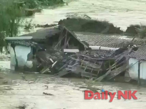 Наводнение в северокорейском Намяне - 1