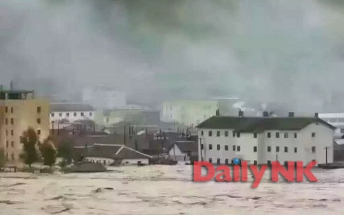 Наводнение в северокорейском Намяне - 3