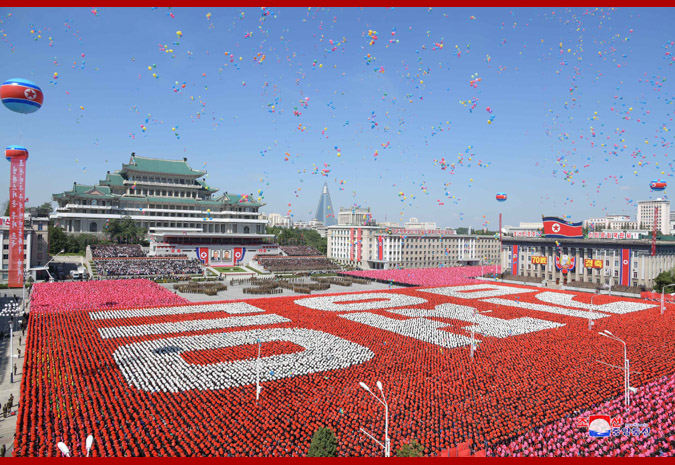 Ким Чен Ын на демонстрации и военном параде в Пхеньяне 5