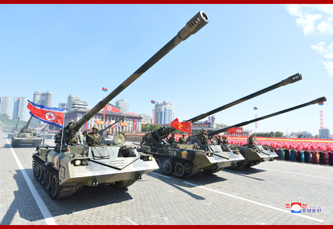 Ким Чен Ын на демонстрации и военном параде в Пхеньяне 9