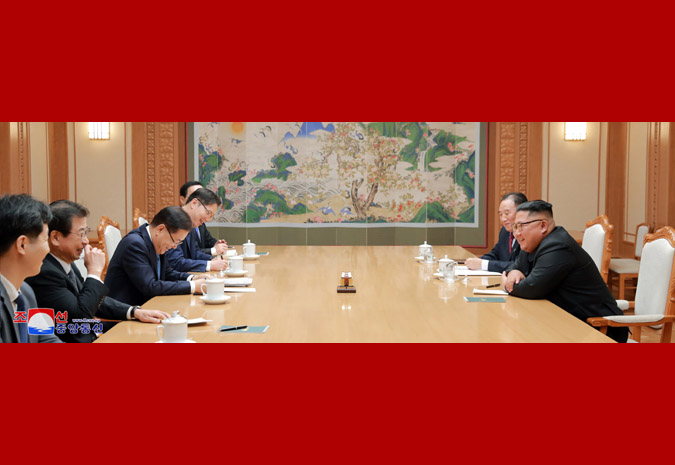Ким Чен Ын и делегация спецпосланника Мун Чжэ Ина 2
