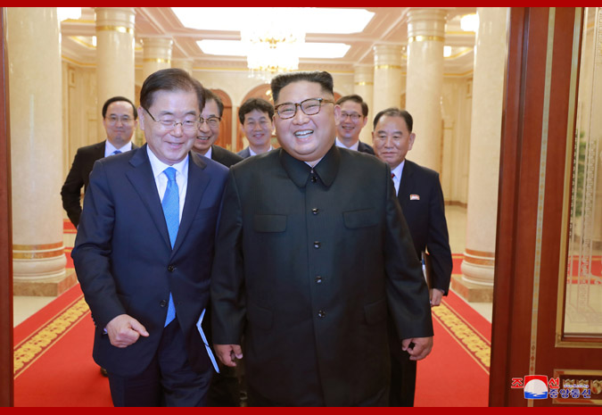 Ким Чен Ын и делегация спецпосланника Мун Чжэ Ина 3