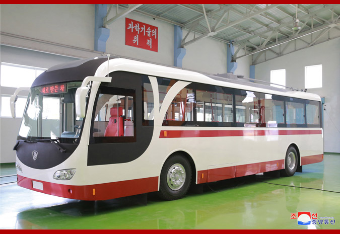 Новый троллейбус КНДР