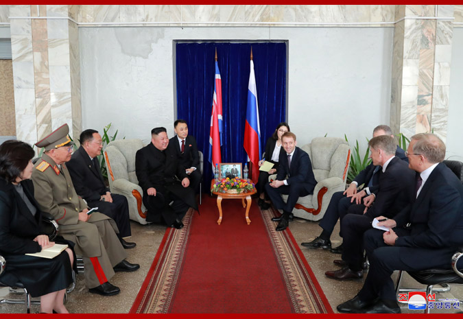 Ким Чен Ын прибыл во Владивосток 11